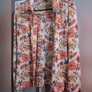 Long sleeve casual bottom up shirt